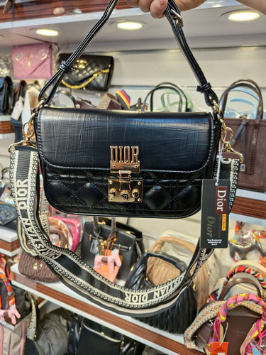 کیف پاسپورتی دیور مدل تارا