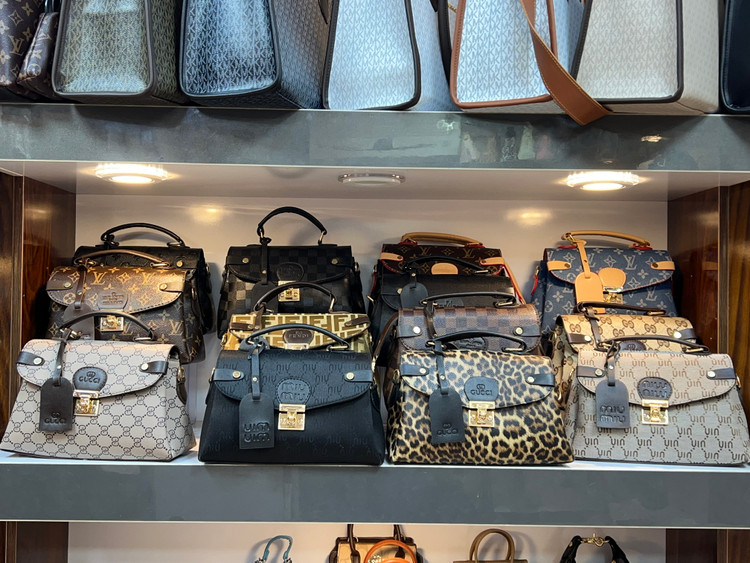 کیف زنانه صندوقی مارک