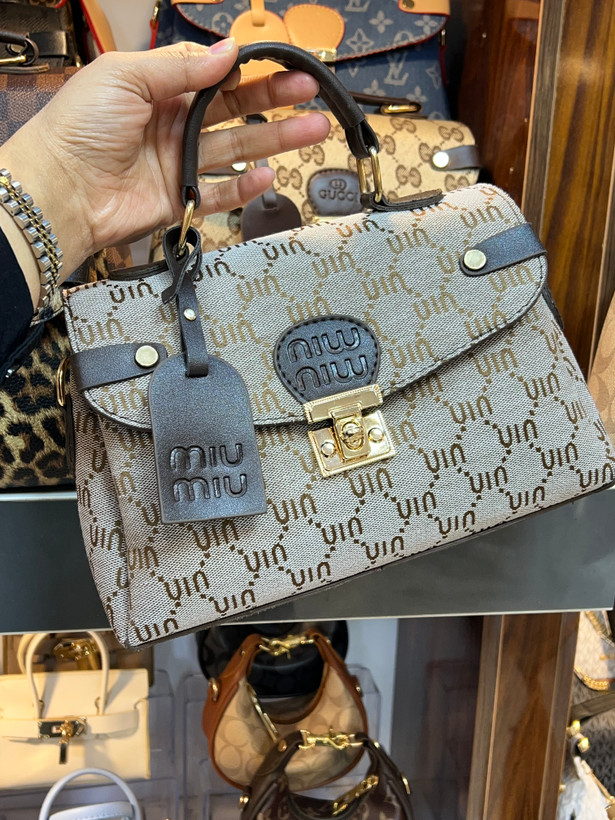 کیف زنانه صندوقی مارک